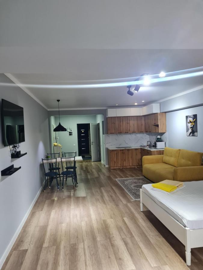 אלמטי Апартаменты В Центре, В Новом Доме מראה חיצוני תמונה