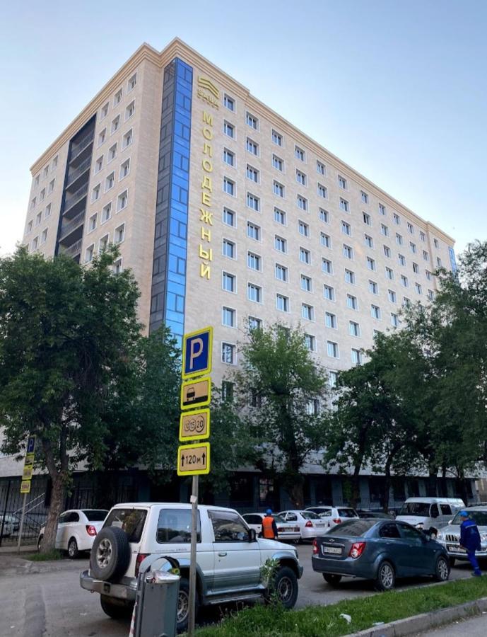 אלמטי Апартаменты В Центре, В Новом Доме מראה חיצוני תמונה